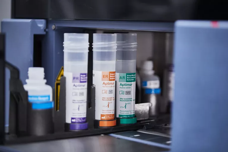 Monsters in een laboratoriumtestapparaat