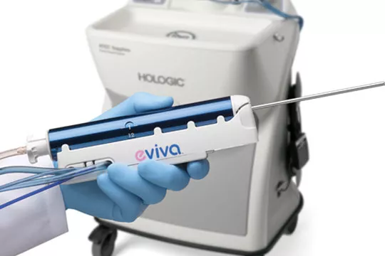 Borstbiopsiesysteem op witte achtergrond